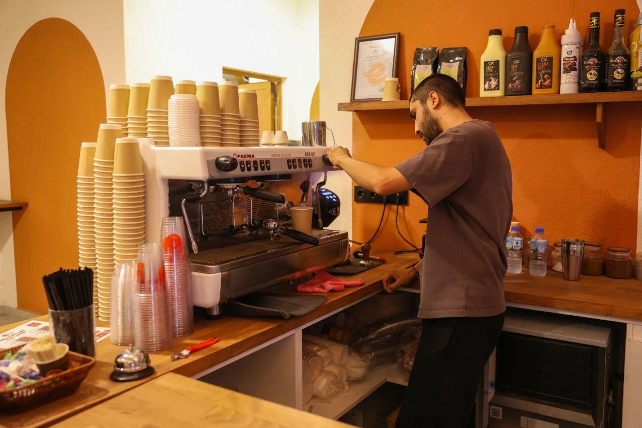 YURT KAFE VE IŞIKLI PARKI ÖĞRENCİLERİN YENİ BULUŞMA NOKTASI OLDU