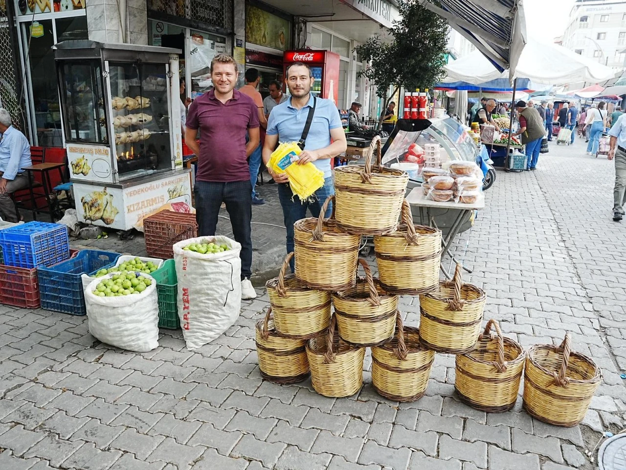BAŞKAN ZENCİRCİ İNCİR ÜRETİCİLERİNE İĞLEK TORBASI DAĞITTI