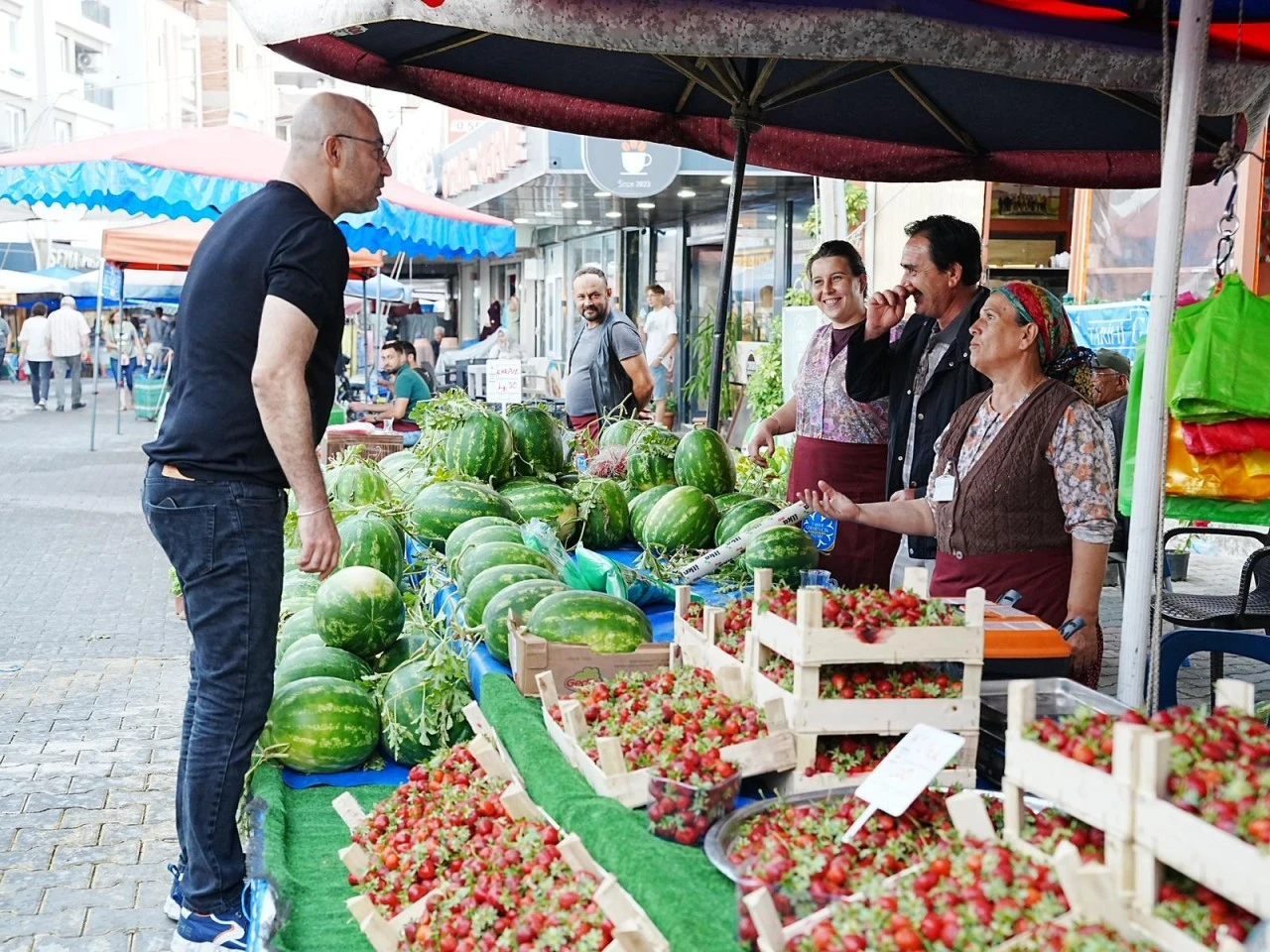 BAŞKAN ZENCİRCİ SEMT PAZARI PROJESİNİ HAYATA GEÇİRDİ