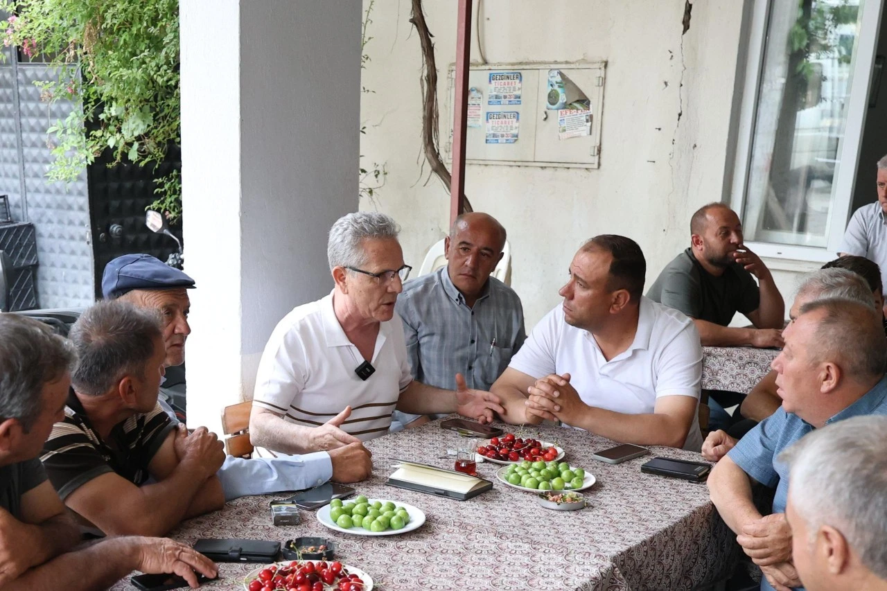 BAŞKAN TETİK AŞAĞI YAKACIK’TA ÜRETİCİLER VE VATANDAŞLARLA BULUŞTU