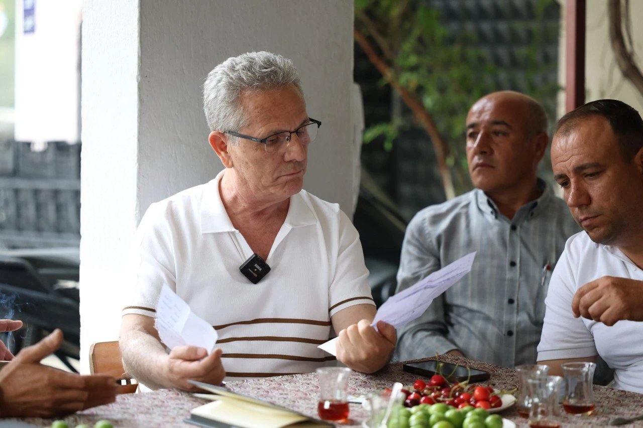 BAŞKAN TETİK AŞAĞI YAKACIK’TA ÜRETİCİLER VE VATANDAŞLARLA BULUŞTU