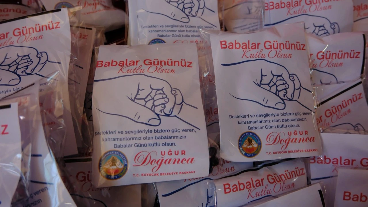 KUYUCAK BELEDİYESİ’NDEN BABALAR GÜNÜ’NE ANLAMLI KUTLAMA