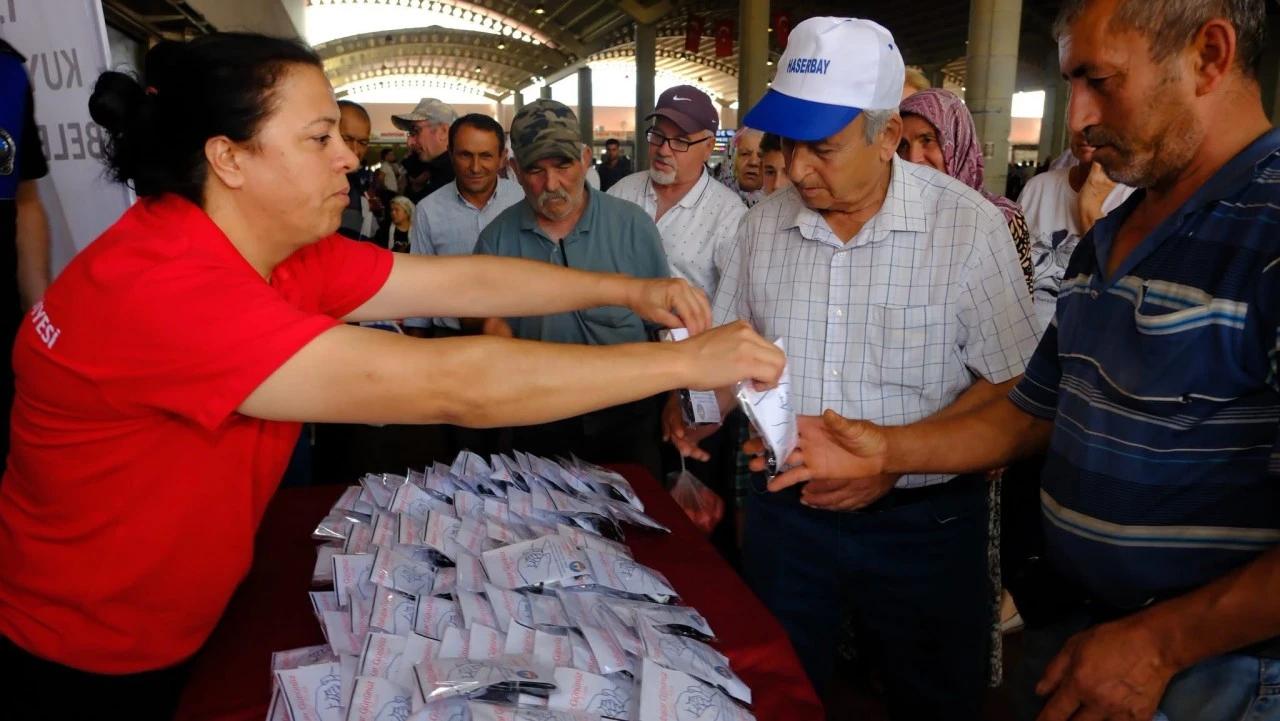 KUYUCAK BELEDİYESİ’NDEN BABALAR GÜNÜ’NE ANLAMLI KUTLAMA