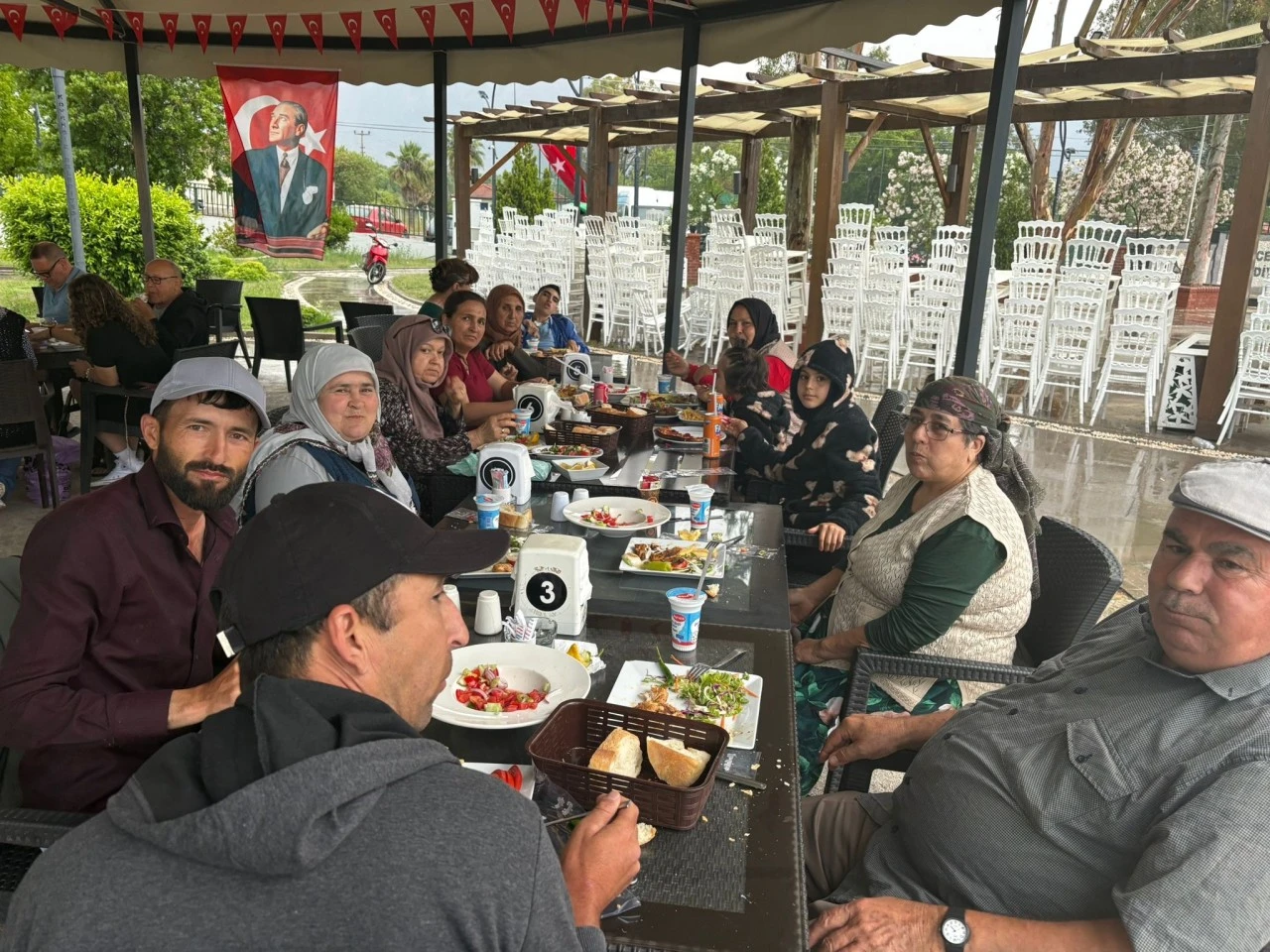 BAŞKAN ZENCİRCİ’DEN ENGELLİ BİREYLERİN AİLELERİNE MORAL GEZİSİ