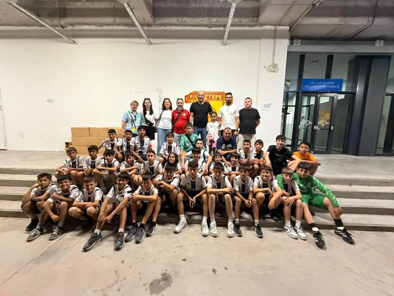 BAŞKAN ZENCİRCİ’DEN GERMENCİKLİ GENÇ FUTBOLCULARA ANLAMLI JEST
