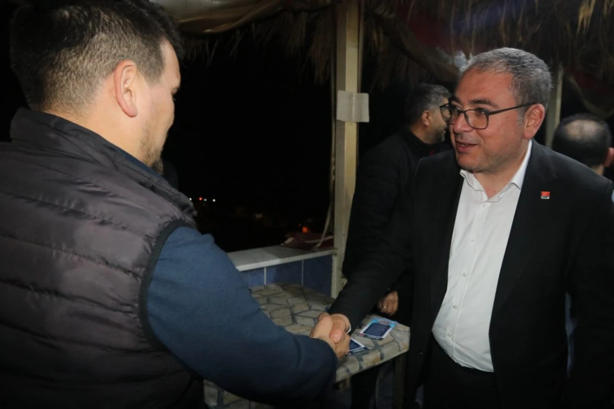 KARAKOZ'A NAZİLLİ'DE COŞKULU KARŞILAMA: MEŞALELER YAKILDI, SLOGANLAR ATILDI