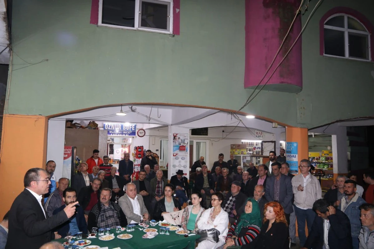 KARAKOZ'A NAZİLLİ'DE COŞKULU KARŞILAMA: MEŞALELER YAKILDI, SLOGANLAR ATILDI