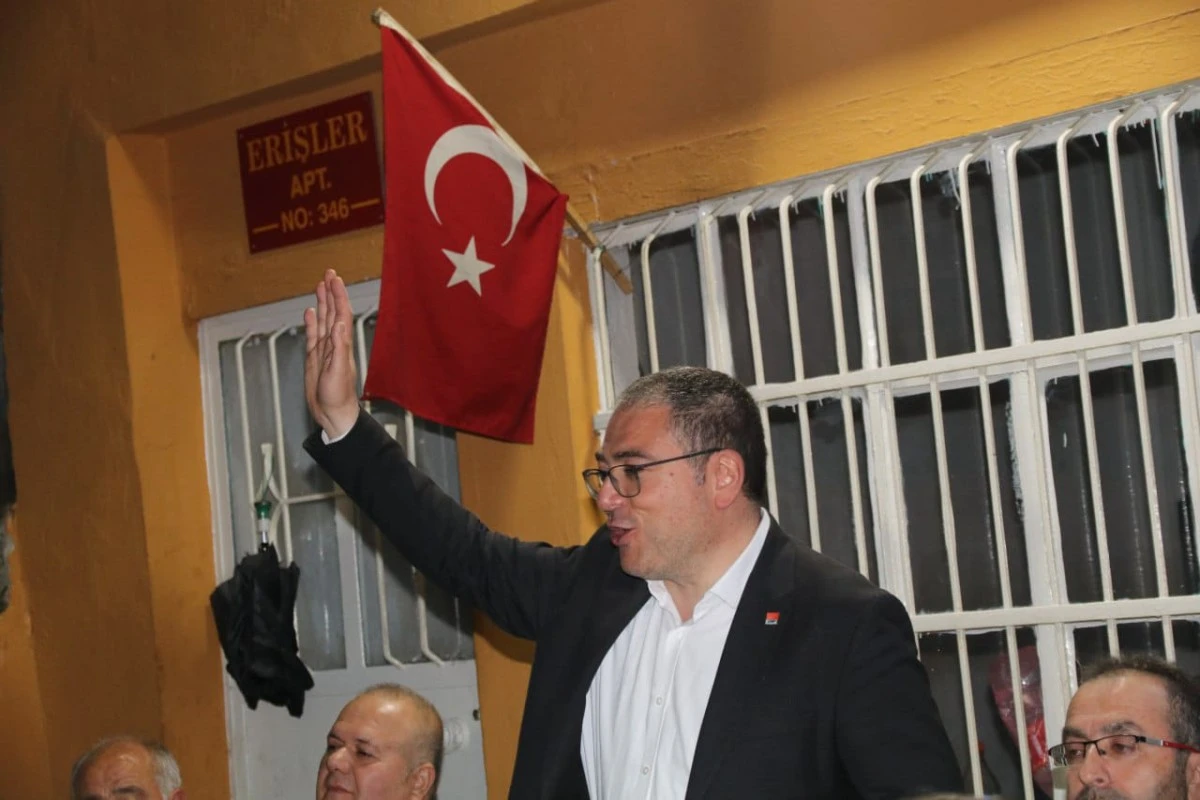 KARAKOZ'A NAZİLLİ'DE COŞKULU KARŞILAMA: MEŞALELER YAKILDI, SLOGANLAR ATILDI