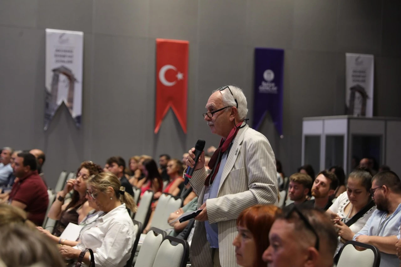 DİDYMA V. ULUSLARARASI AKDENİZ EDEBİYAT GÜNLERİ MUHTEŞEM BİR KAPANIŞ GECESİYLE TAMAMLANDI