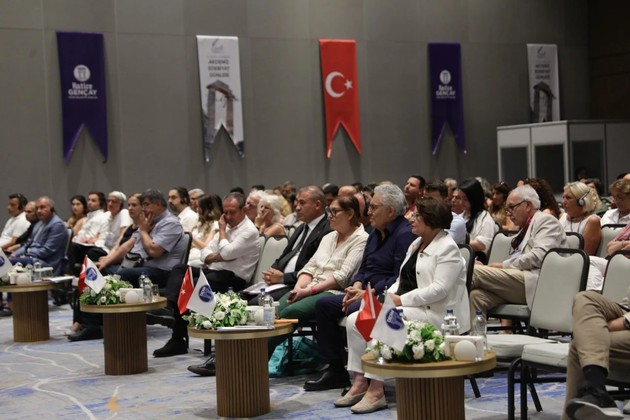 DİDYMA V. ULUSLARARASI AKDENİZ EDEBİYAT GÜNLERİ MUHTEŞEM BİR KAPANIŞ GECESİYLE TAMAMLANDI