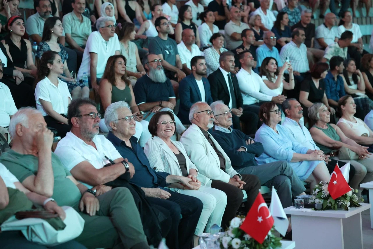 DİDYMA V. ULUSLARARASI AKDENİZ EDEBİYAT GÜNLERİ MUHTEŞEM BİR KAPANIŞ GECESİYLE TAMAMLANDI