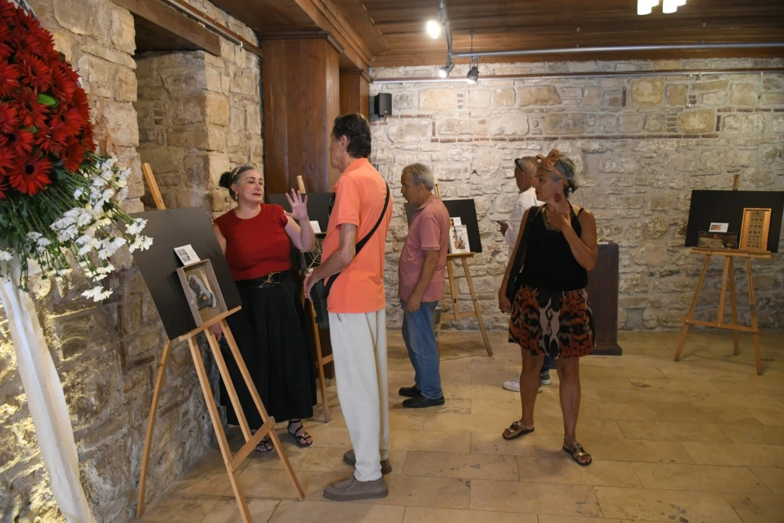 ARKEOLOJİ VE SANAT BU SERGİDE BULUŞTU