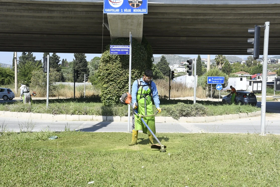 KUŞADASI BELEDİYESİ’NDEN YEŞİL DOKUYA TİTİZ DOKUNUŞ