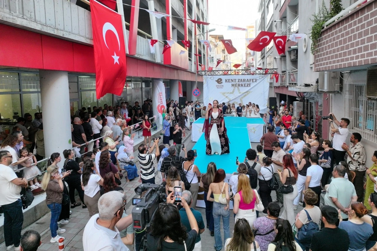 BAŞKAN YETİŞKİN’İN EVLENECEK ÇİFTLERE HEDİYESİ KENT ZARAFET MERKEZİ AÇILDI
