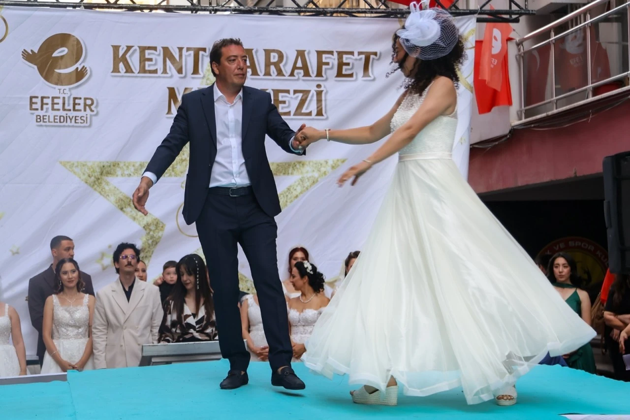 BAŞKAN YETİŞKİN’İN EVLENECEK ÇİFTLERE HEDİYESİ KENT ZARAFET MERKEZİ AÇILDI