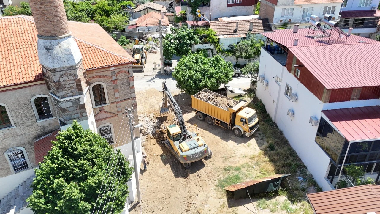 NAZİLLİ BELEDİYESİ’NDEN 41 NOKTADA EŞ ZAMANLI YOL SEFERBERLİĞİ  “41 KERE MAŞALLAH”
