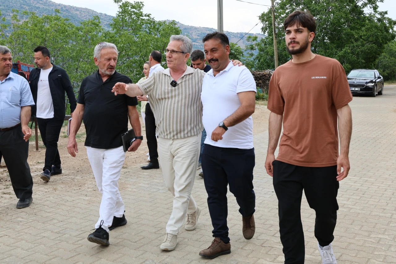 NAZİLLİ'DE MUHTARLARDAN BAŞKAN TETİK'E GÜÇLÜ DESTEK