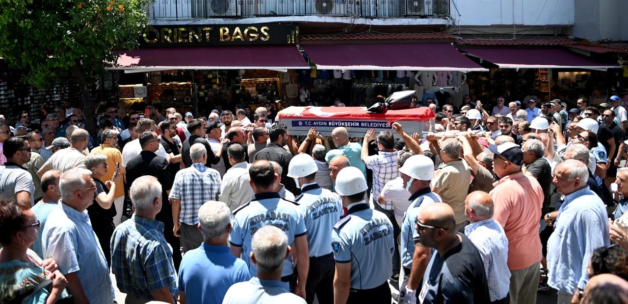 KUŞADASI’NIN ESKİ BELEDİYE BAŞKANI ENGİN BERBEROĞLU SON YOLCULUĞUNA UĞURLANDI