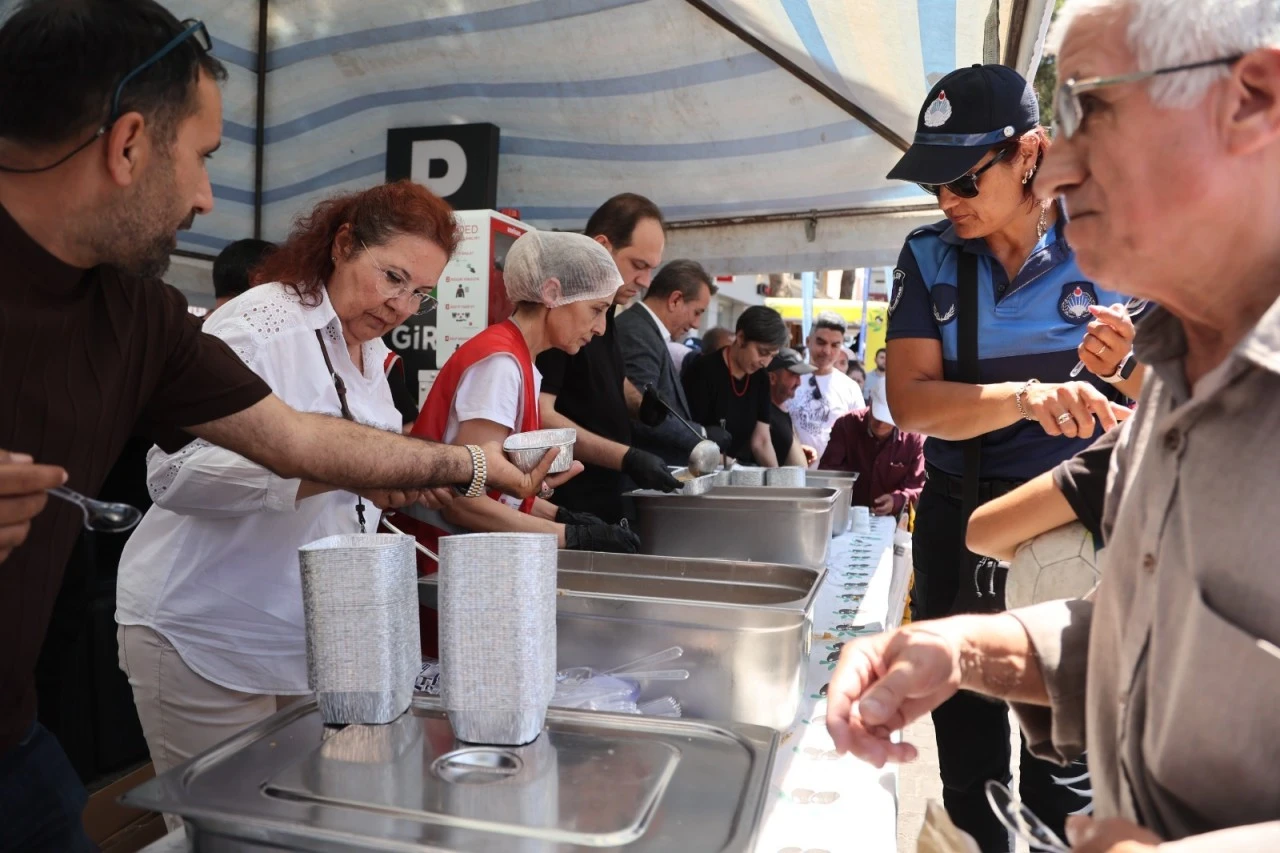 EFELER BELEDİYESİ’NDEN 3 BİN KİŞİLİK AŞURE HAYRI