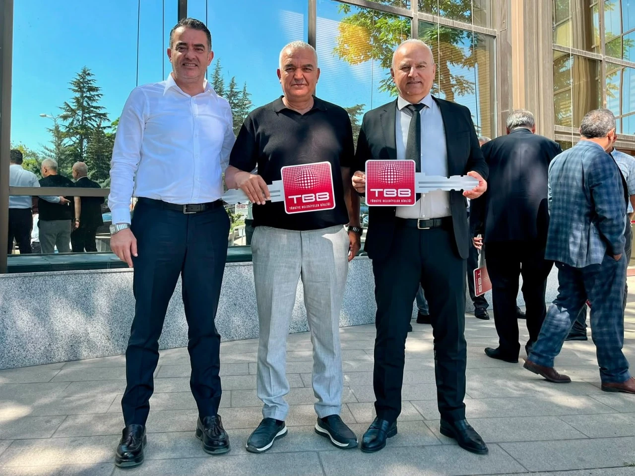 BAŞKAN KIVRAK, ÇİNE’YE YENİ BİR İŞ MAKİNESİ KAZANDIRDI