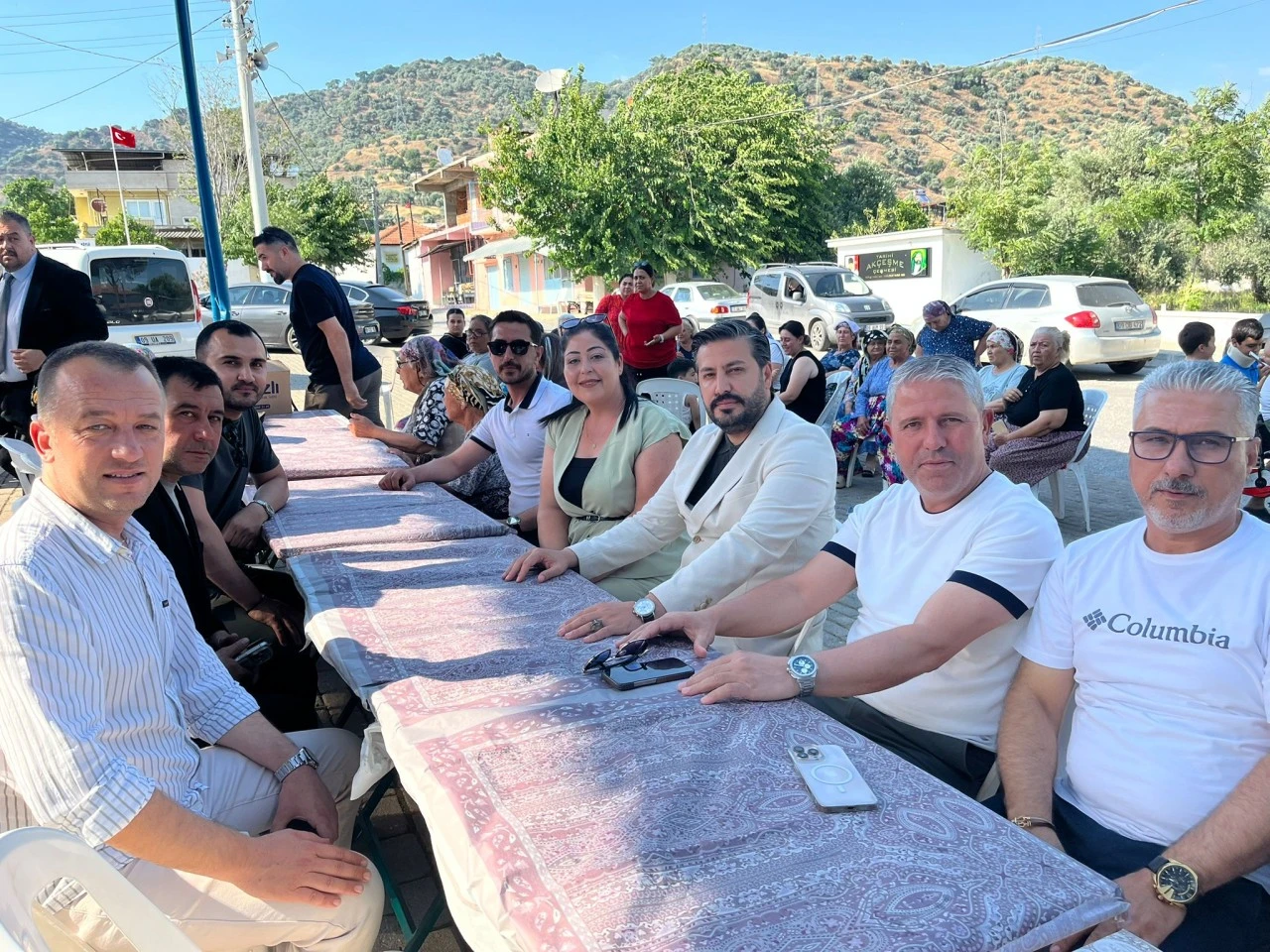 MHP AYDIN TEŞKİLATI AKÇEŞME'DE AŞURE LOKMASINDA BULUŞTU