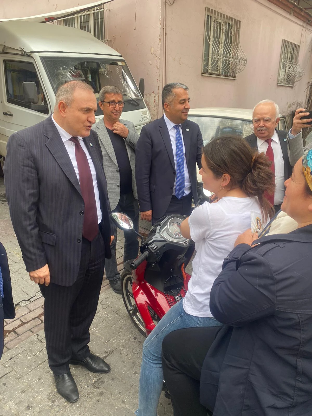 Aydın'da İYİ Parti se&ccedil;im &ccedil;alışmalarını hız kesmeden s&uuml;rd&uuml;r&uuml;yor