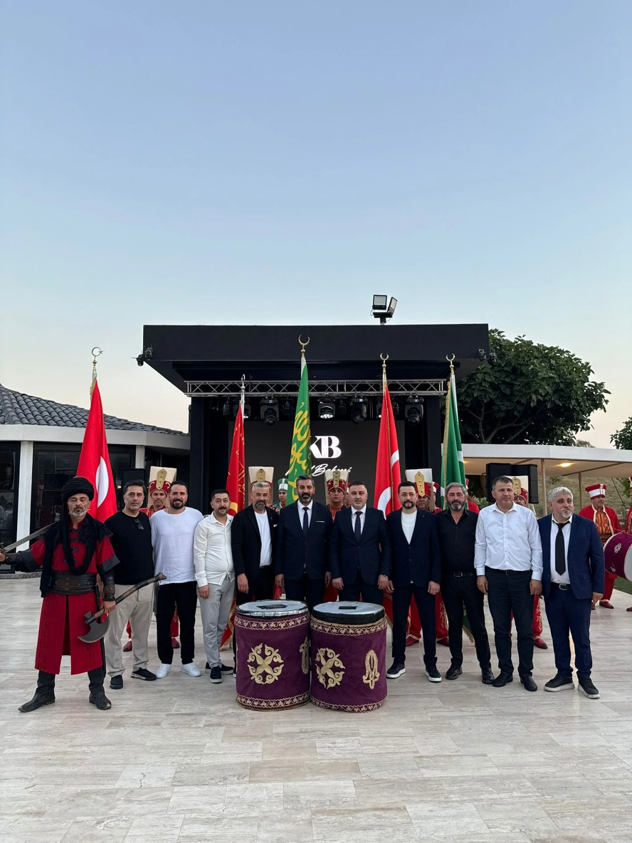 AYDINLI BERBER VE KUAFÖRLER DAYANIŞMA GECESİNDE BULUŞTU