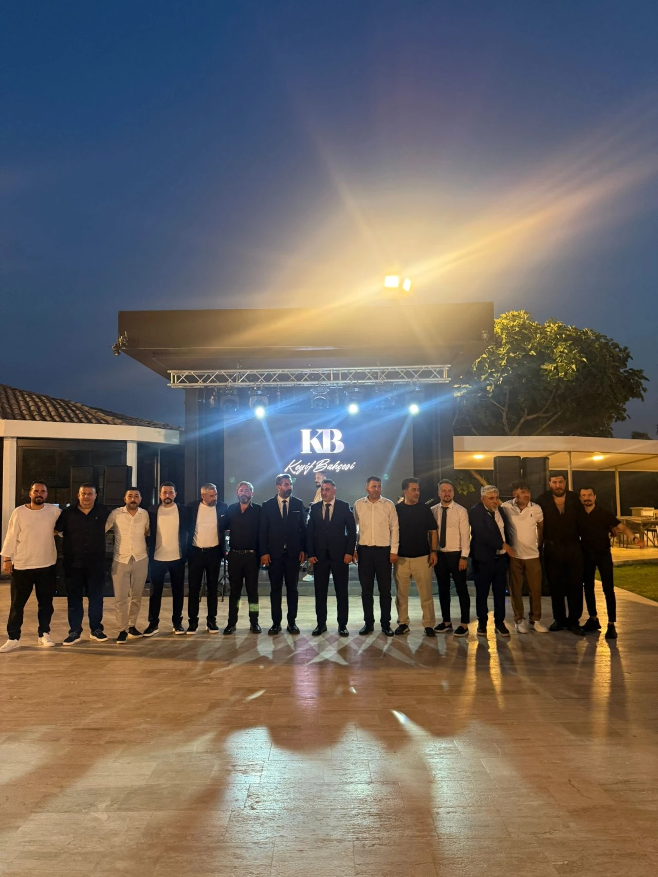 AYDINLI BERBER VE KUAFÖRLER DAYANIŞMA GECESİNDE BULUŞTU