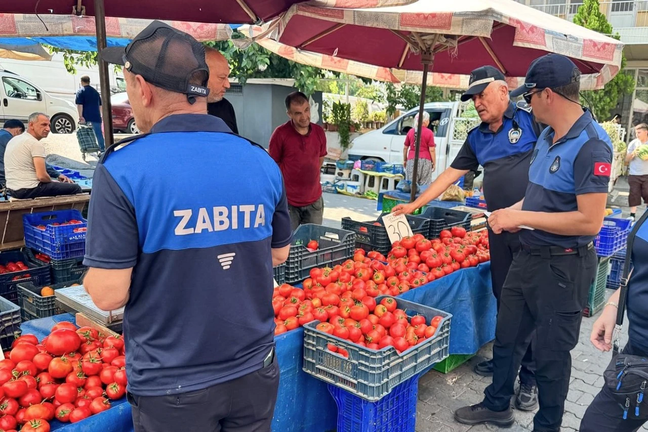 EFELER’DE ETİKETSİZ VE YANILTICI FİYATA GEÇİT YOK