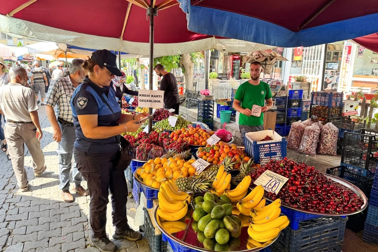 EFELER’DE ETİKETSİZ VE YANILTICI FİYATA GEÇİT YOK