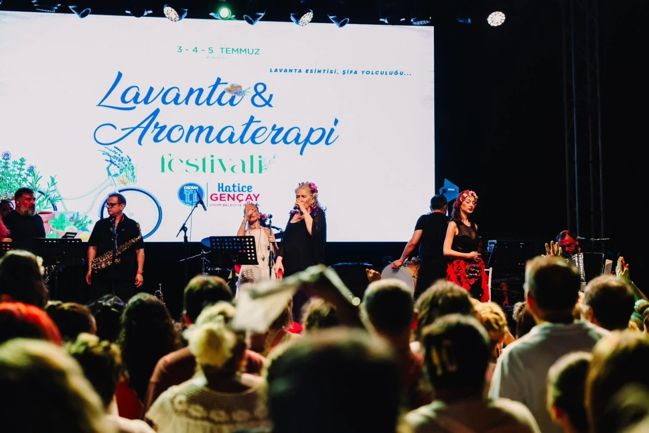 DİDİM LAVANTA & AROMATERAPİ FESTİVALİ, MUHTEŞEM SUZAN KARDEŞ KONSERİYLE BAŞLADI