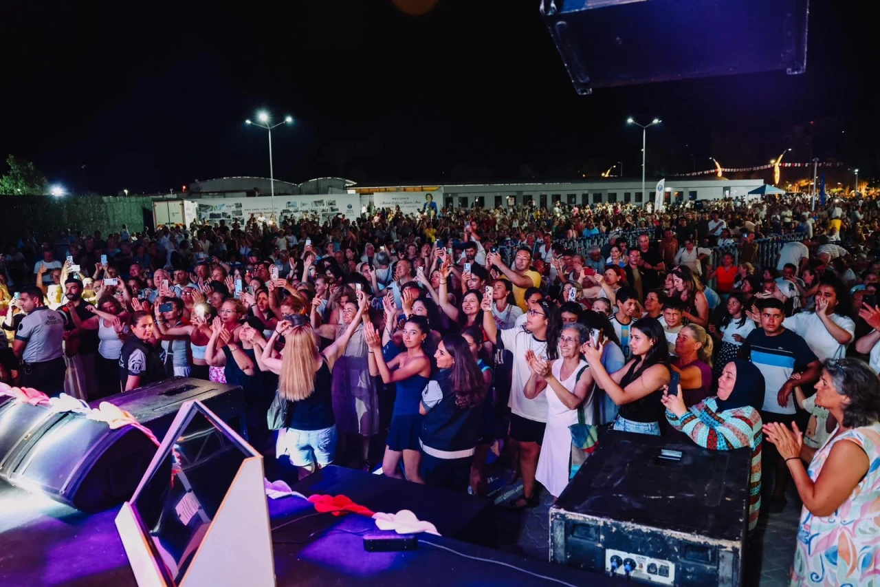 DİDİM LAVANTA & AROMATERAPİ FESTİVALİ, MUHTEŞEM SUZAN KARDEŞ KONSERİYLE BAŞLADI