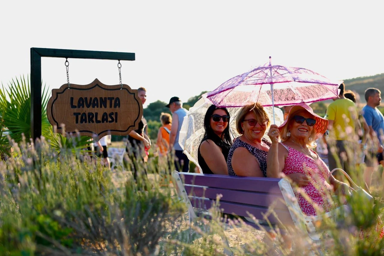 DİDİM’DE LAVANTA & AROMATERAPİ FESTİVALİ MUHTEŞEM BİR FİNALLE SONA ERDİ