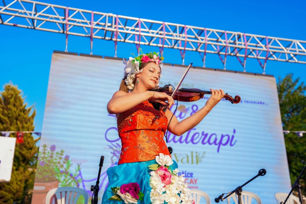 DİDİM’DE LAVANTA & AROMATERAPİ FESTİVALİ MUHTEŞEM BİR FİNALLE SONA ERDİ