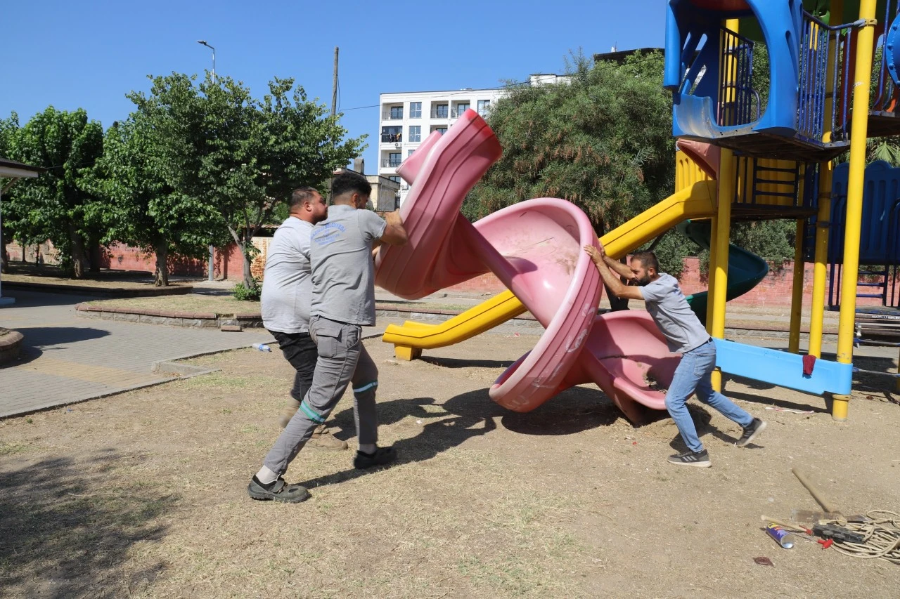 BAŞKAN TETİK TALİMAT VERDİ: ÇOCUK OYUN PARKLARINDA BÜYÜK DÖNÜŞÜM