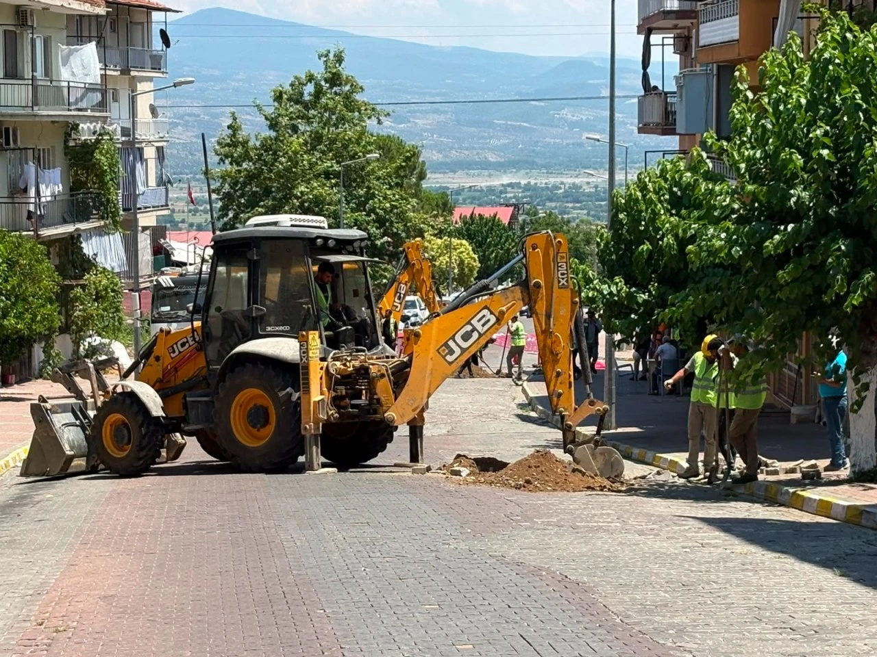 Başkan Özel Müjdeyi Verdi: “Doğalgaz İçin İlk Kazma Vuruldu”