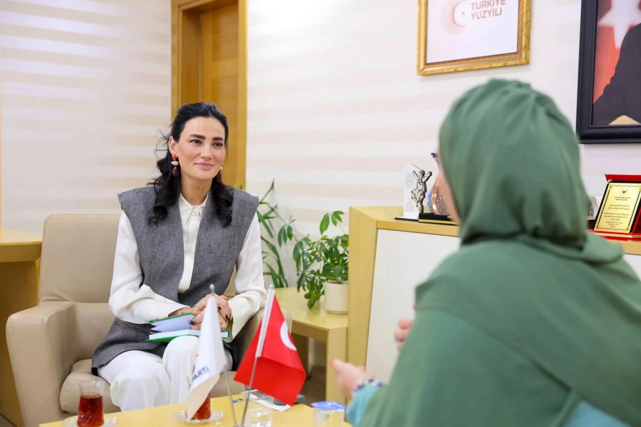AK PARTİLİ SARIBAŞ EFELER'DE VATANDAŞLARLA BULUŞTU AYDIN'DA
