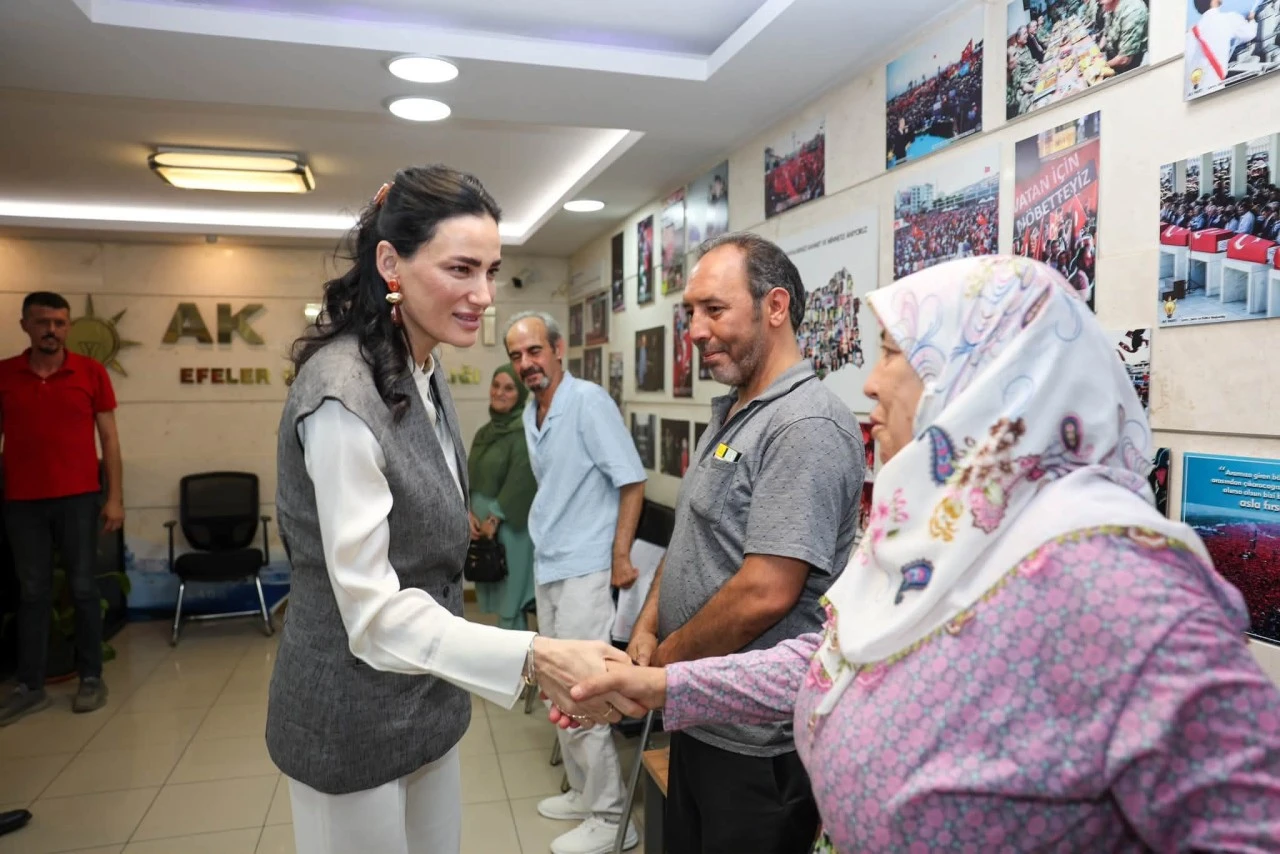 AK PARTİLİ SARIBAŞ EFELER'DE VATANDAŞLARLA BULUŞTU AYDIN'DA