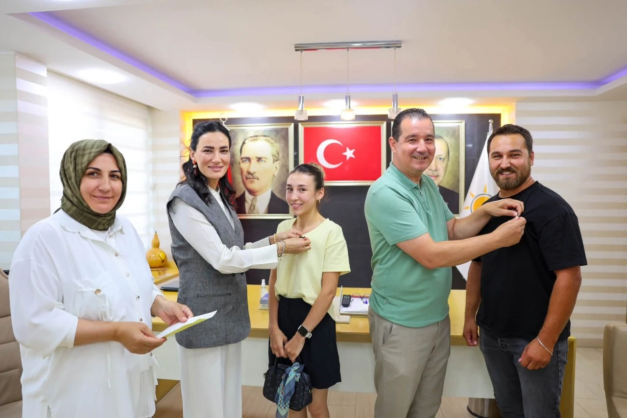 AK PARTİLİ SARIBAŞ EFELER'DE VATANDAŞLARLA BULUŞTU AYDIN'DA