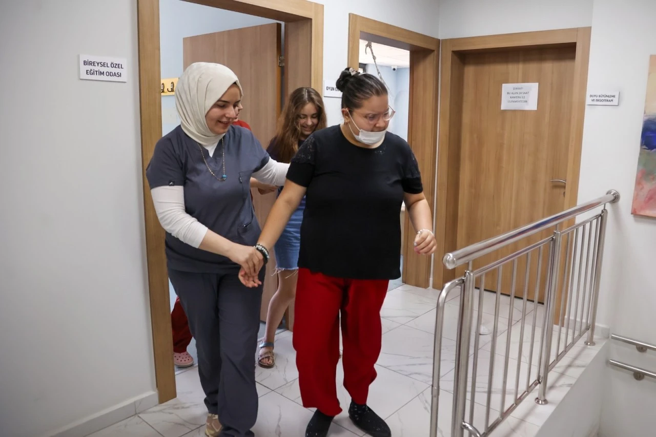 EFAK’TAN OTİZM YAŞAM MERKEZİ’NDE HAYAT KURTARAN TATBİKAT