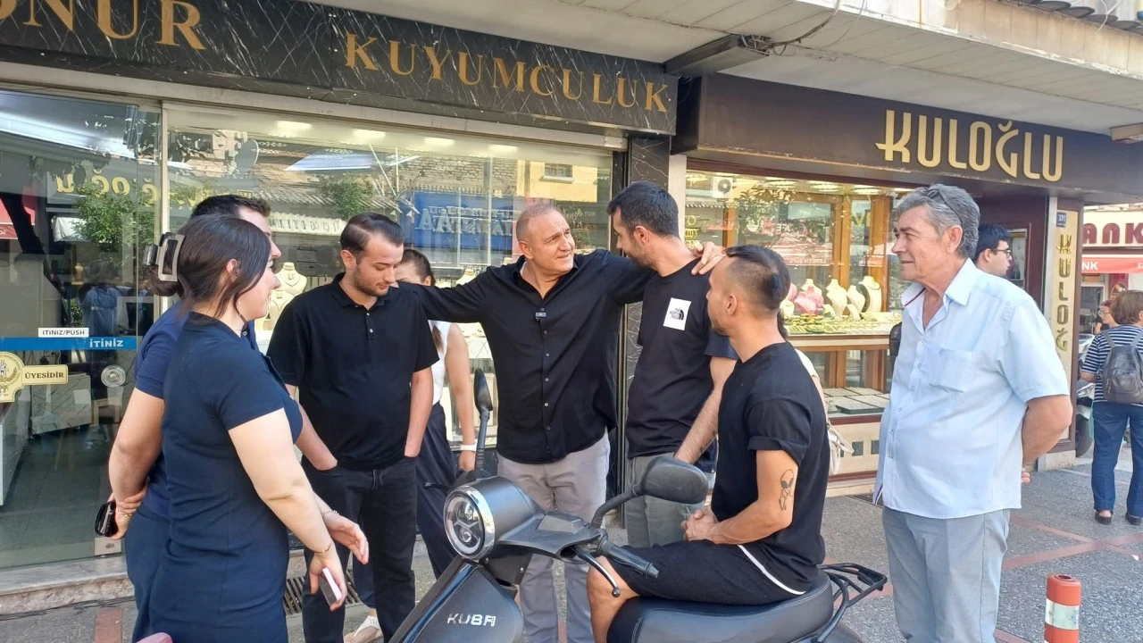 İ PARTİ AYDIN'DAN ÇARŞI ÇIKARMASI: