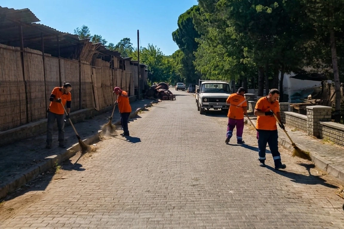 EFELER'DE TEMİZLİK SEFERBERLİĞİ: MAHALLELER KÖŞE BUCAK TEMİZLENİYOR