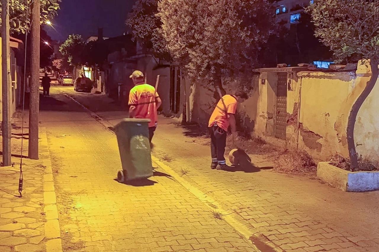 EFELER'DE TEMİZLİK SEFERBERLİĞİ: MAHALLELER KÖŞE BUCAK TEMİZLENİYOR