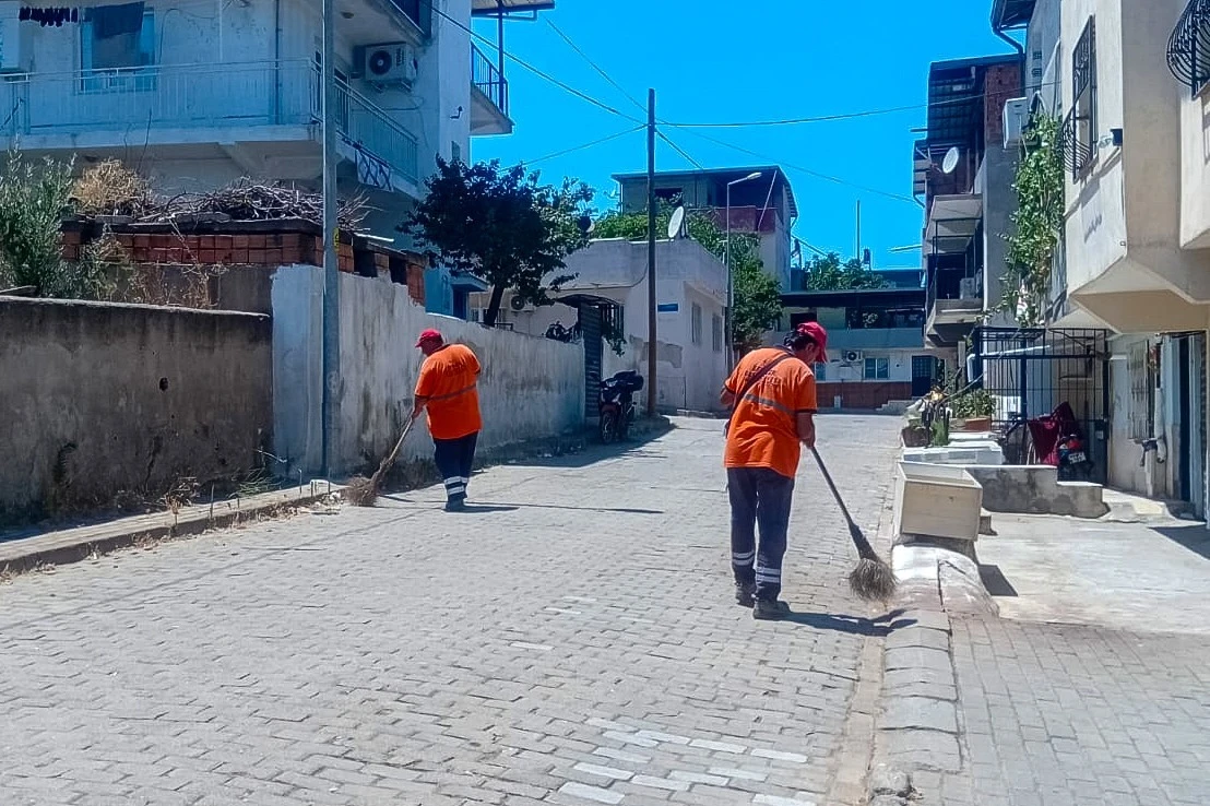 EFELER'DE TEMİZLİK SEFERBERLİĞİ: MAHALLELER KÖŞE BUCAK TEMİZLENİYOR
