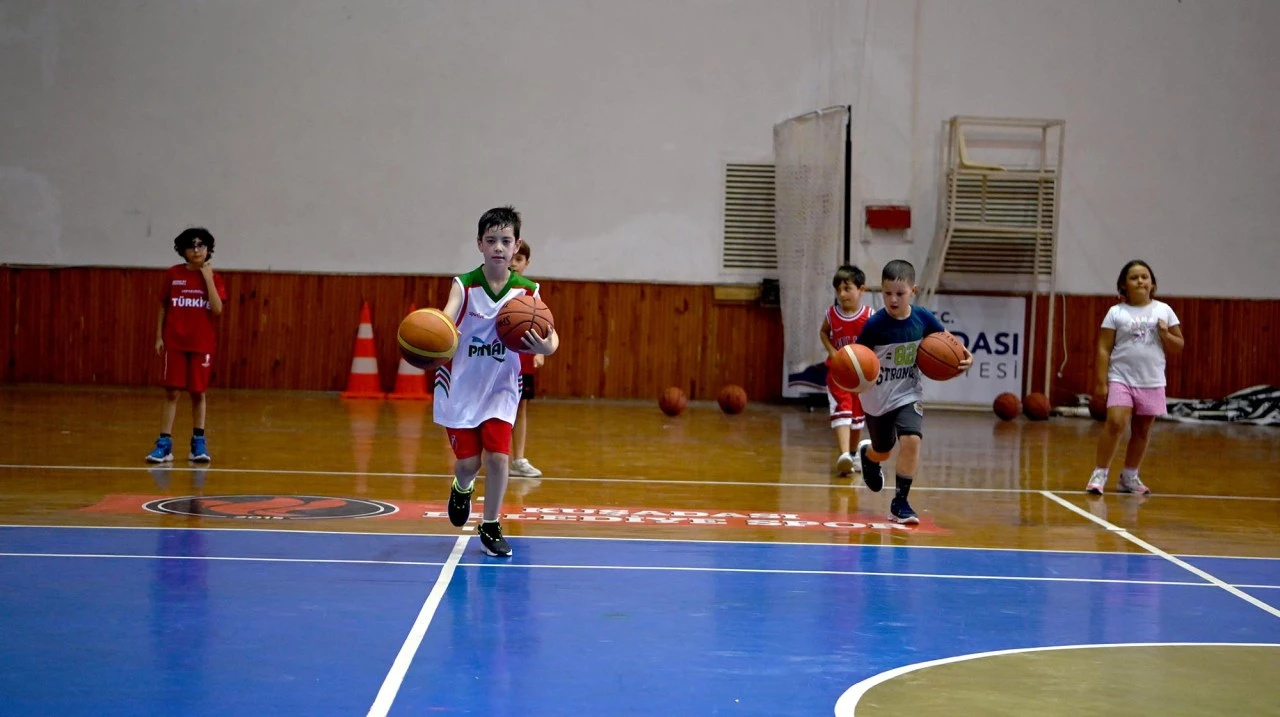 KUŞADASI’NDA MİNİKLER İÇİN YAZ DEMEK, SPOR DEMEK