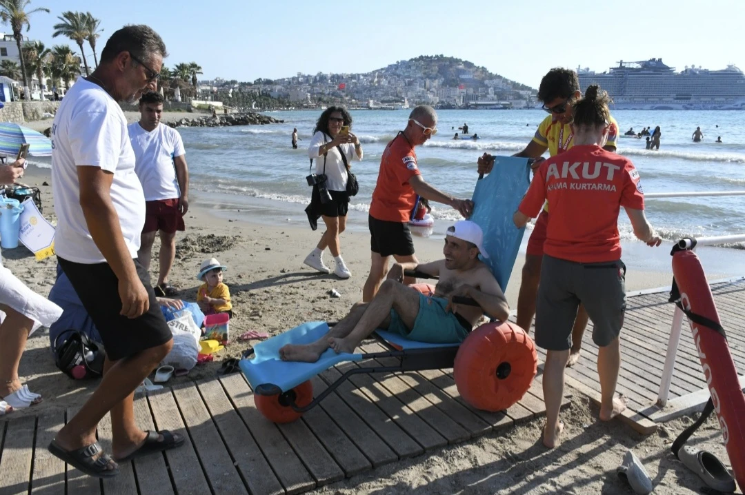 Engelsiz plajda engeller bir bir aşılıyor