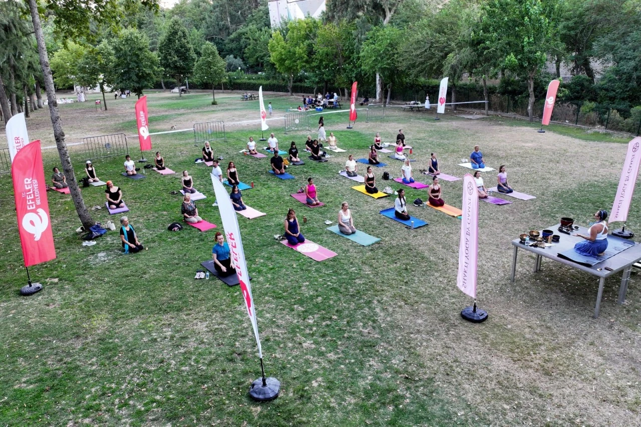 Başkan Yetişkin vatandaşları yoga etkinliğinde buluşturdu