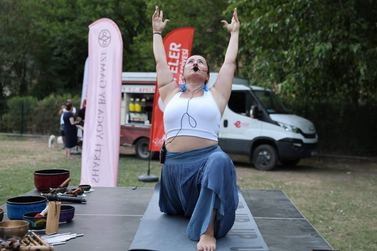 Başkan Yetişkin vatandaşları yoga etkinliğinde buluşturdu