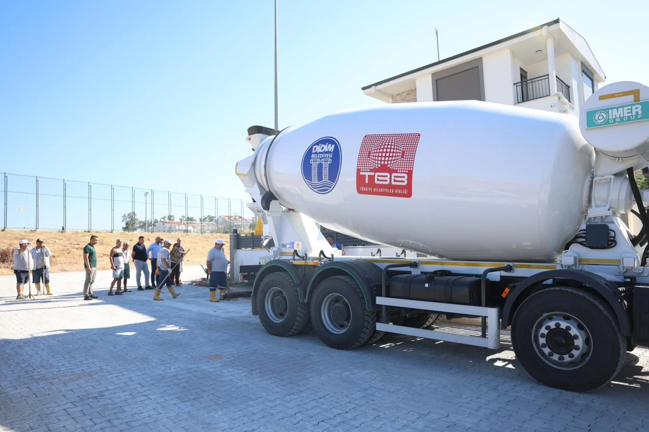 DİDİM BELEDİYESİ'NİN YENİ BETON MİKSERİ GÖREV BAŞINDA 