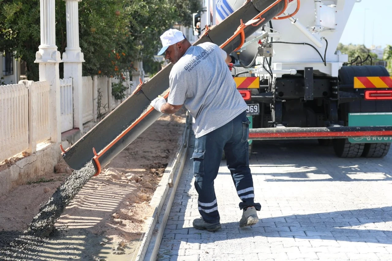 DİDİM BELEDİYESİ'NİN YENİ BETON MİKSERİ GÖREV BAŞINDA